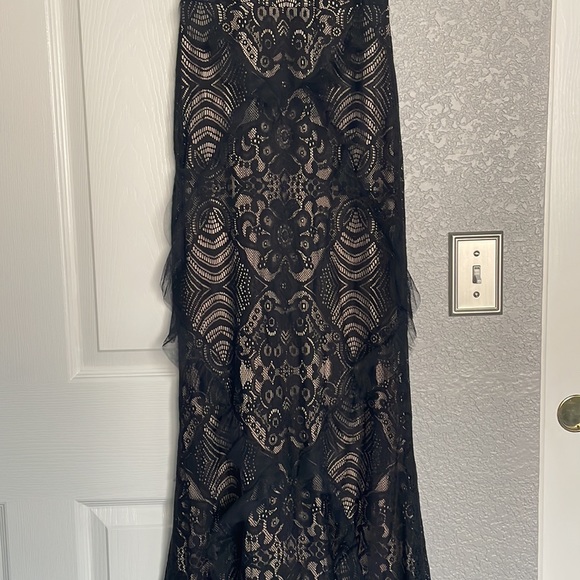 BCBGMAXAZRIA Black Lace Dress w Ruffles - Picture 8 of 16